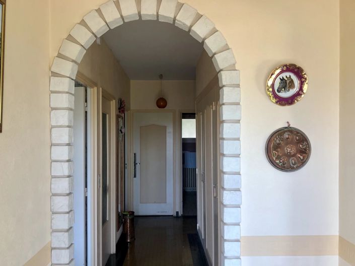 Image No.11-2 Bed House for sale