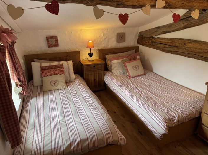 Image No.10-4 Bed House for sale