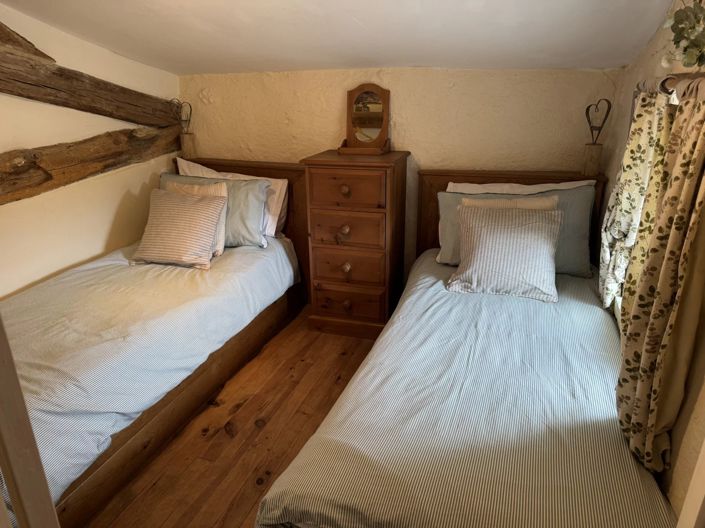 Image No.11-4 Bed House for sale