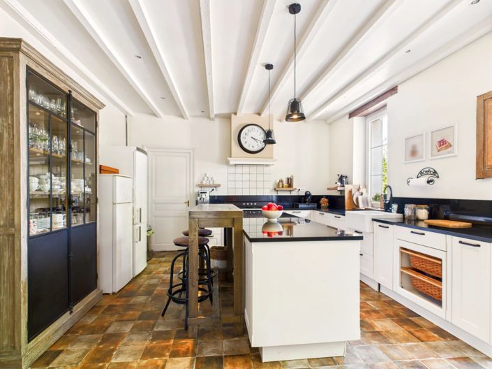 Image No.5-9 Bed House for sale