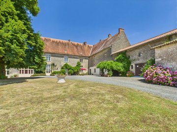 1 - Saint-Hilaire-des-Loges, Maison