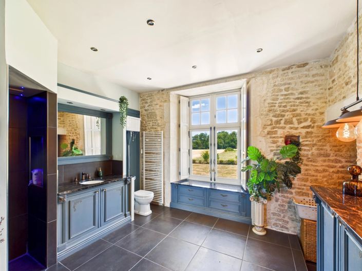 Image No.12-7 Bed House for sale