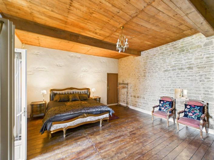 Image No.5-7 Bed House for sale