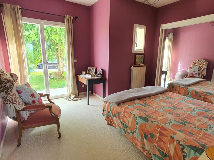 Image No.8-3 Bed House for sale