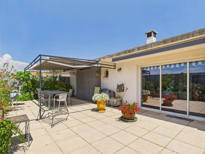 Image No.2-2 Bed Property for sale