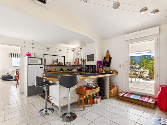 Image No.9-2 Bed Property for sale