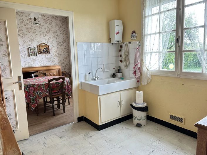 Image No.9-5 Bed House for sale