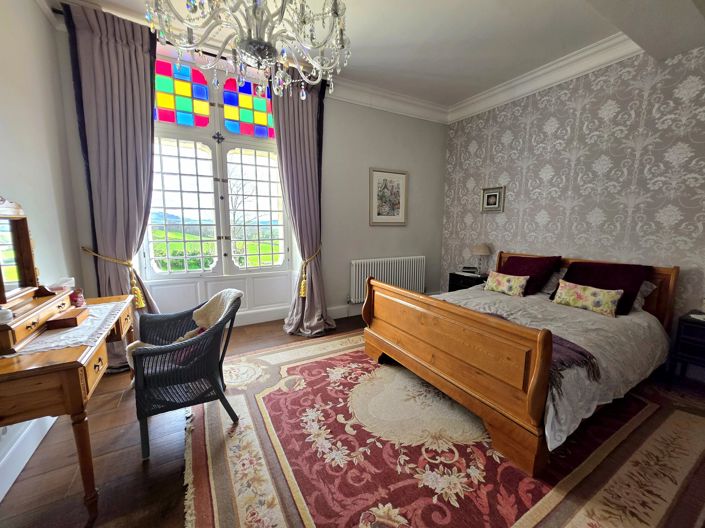 Image No.8-5 Bed House for sale