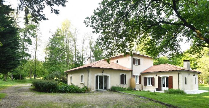 Image No.1-4 Bed House for sale