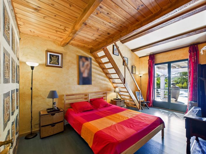 Image No.11-7 Bed House for sale