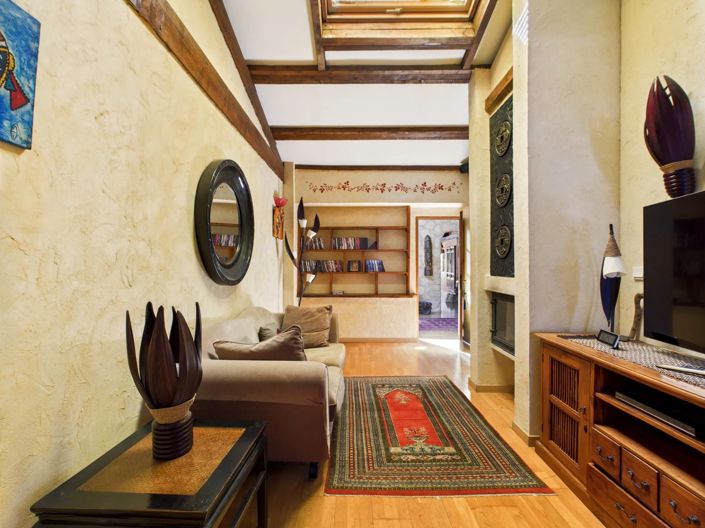 Image No.9-7 Bed House for sale