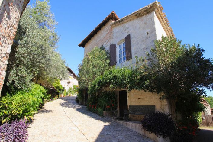 Image No.1-6 Bed Village House for sale