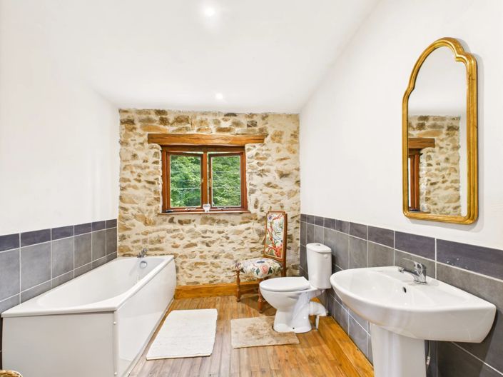 Image No.11-4 Bed House for sale