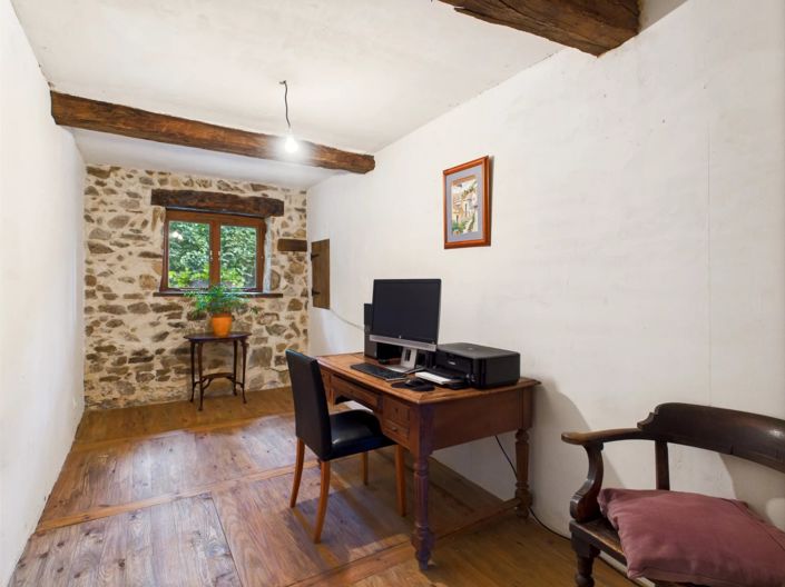 Image No.8-4 Bed House for sale