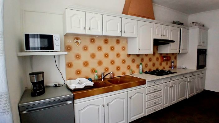 Image No.2-4 Bed House for sale