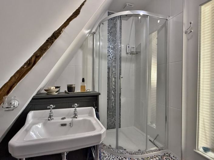 Image No.11-3 Bed House for sale