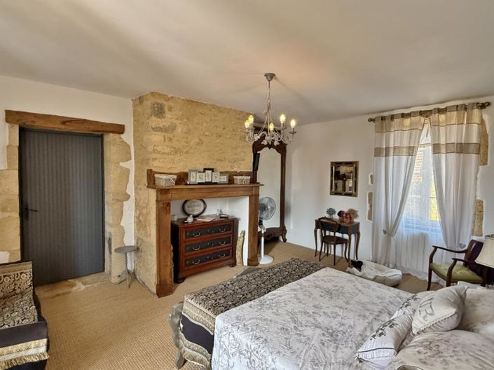 Image No.8-3 Bed House for sale