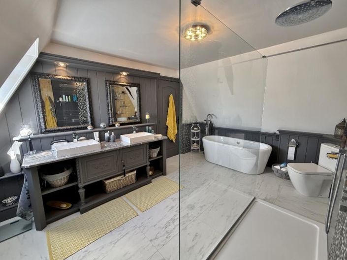 Image No.9-3 Bed House for sale