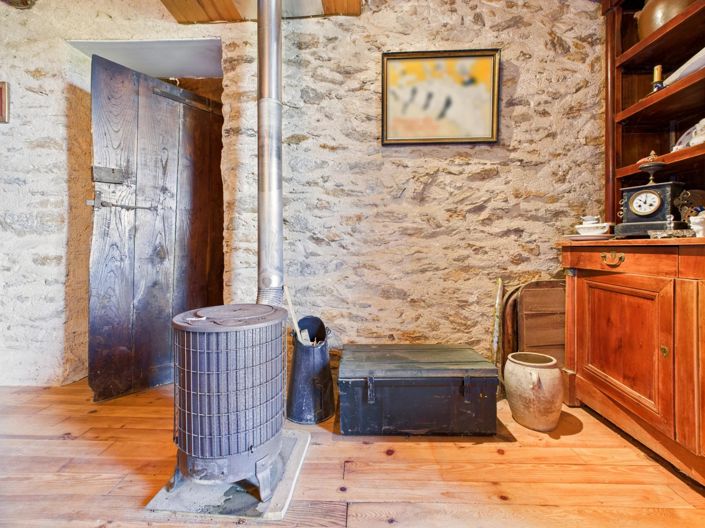 Image No.8-2 Bed Village House for sale