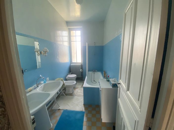 Image No.10-7 Bed House for sale