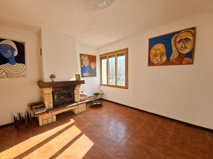 Image No.5-2 Bed House for sale