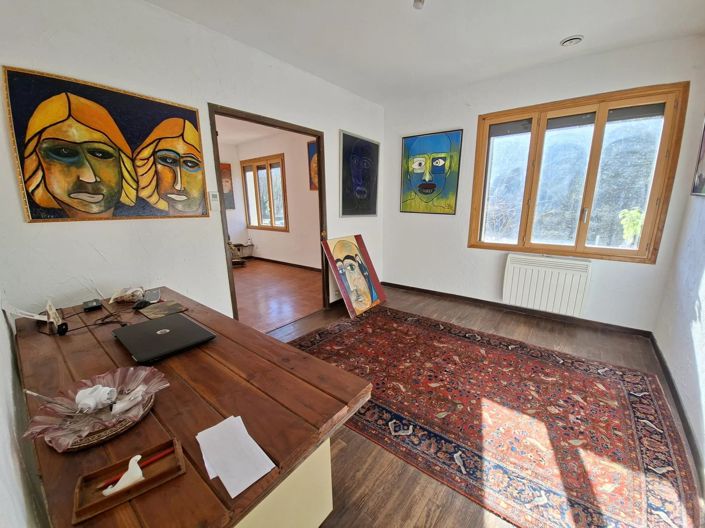 Image No.6-2 Bed House for sale