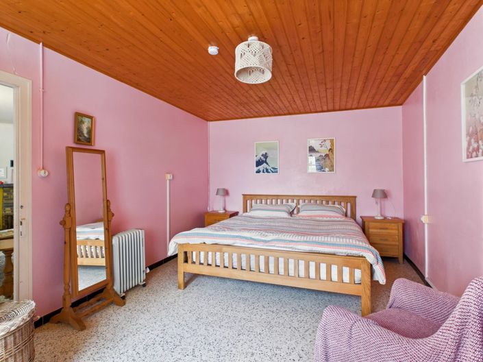 Image No.9-4 Bed House for sale