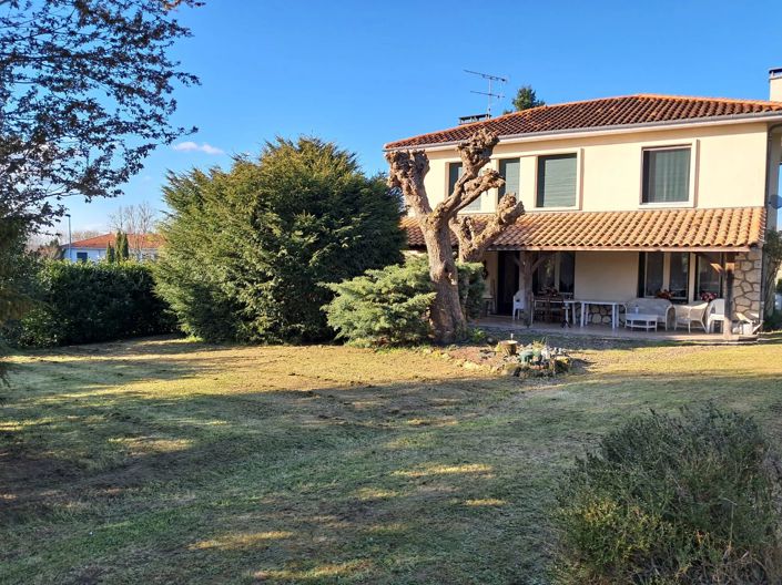 Image No.6-4 Bed House for sale