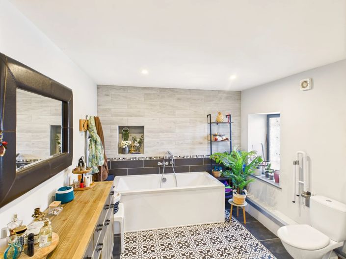 Image No.8-Maison de 6 chambres à vendre à Nanteuil-en-Vallée