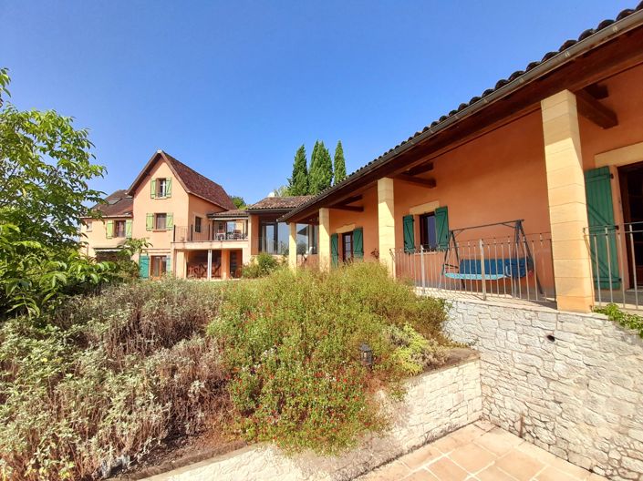 Image No.1-5 Bed Village House for sale