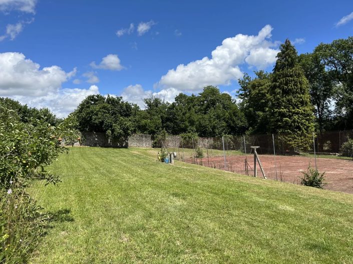 Image No.11-9 Bed House for sale