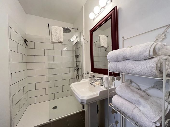 Image No.10-9 Bed House for sale