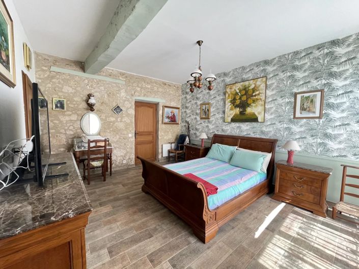 Image No.11-3 Bed House for sale