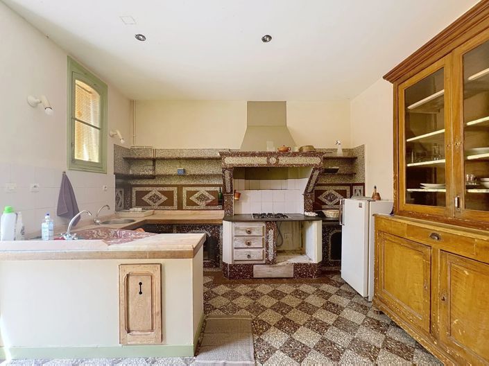 Image No.7-5 Bed House for sale