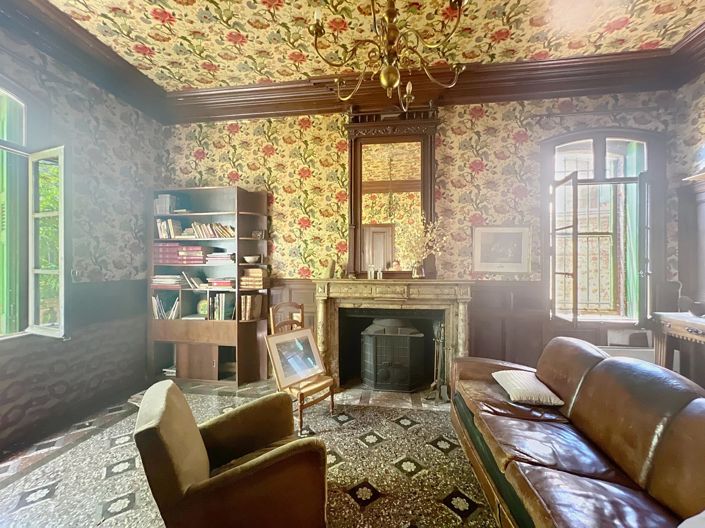 Image No.9-5 Bed House for sale