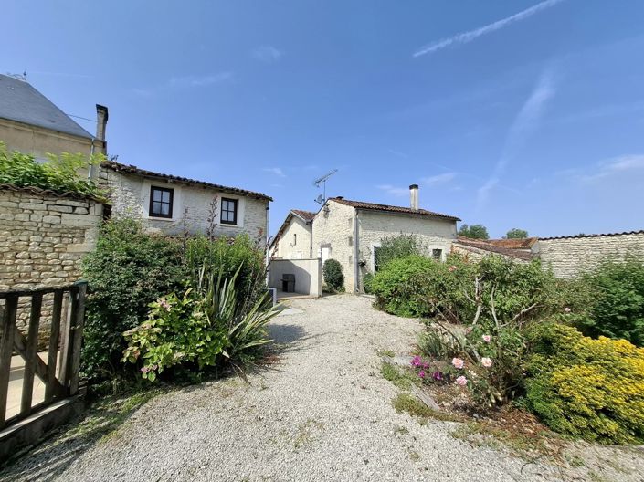 Image No.1-Maison de village de 7 chambres à vendre à Matha
