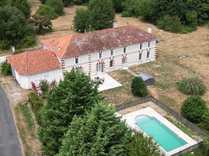 Image No.1-Maison de 8 chambres à vendre à Montendre