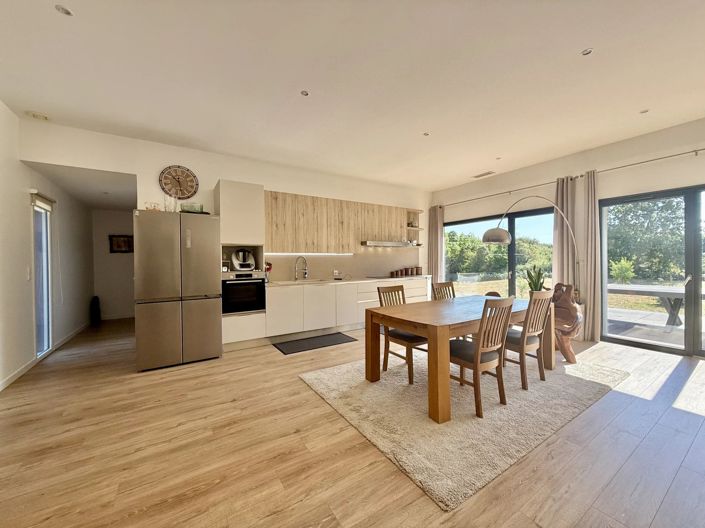 Image No.5-4 Bed House for sale