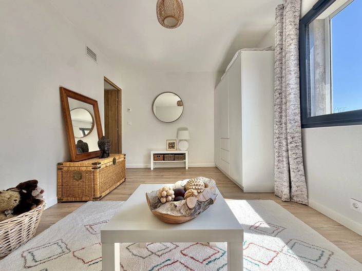 Image No.10-4 Bed House for sale