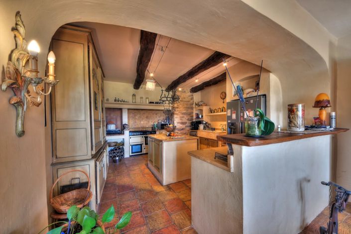 Image No.11-10 Bed House for sale