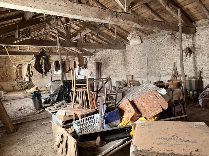 Image No.12-2 Bed House for sale