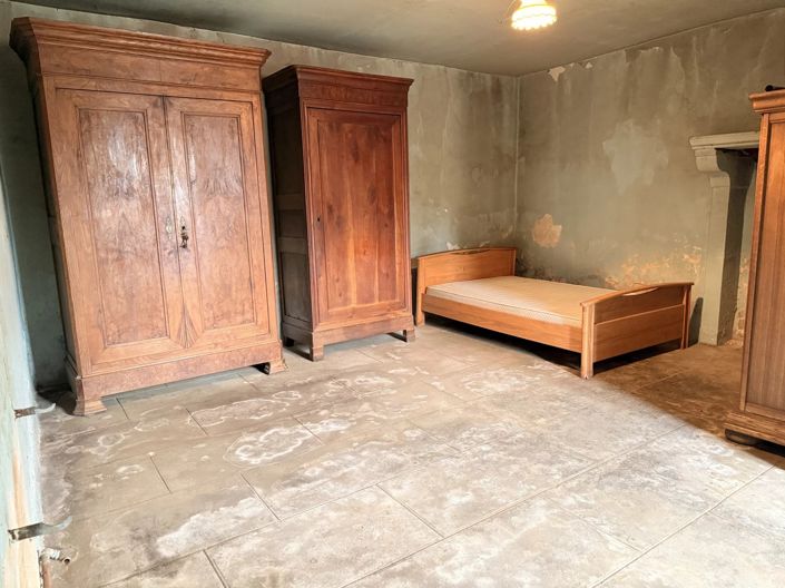 Image No.5-2 Bed House for sale