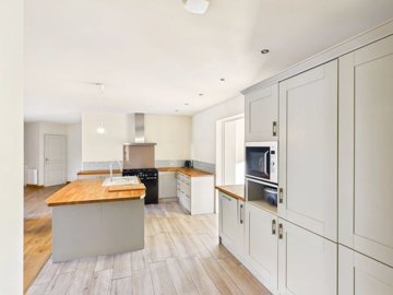 e09f0e244296de8c63b760b26757a869ab01be93c2192