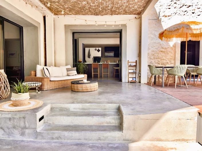 Image No.11-7 Bed House for sale