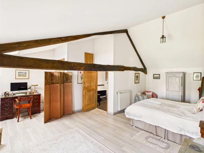 Image No.11-6 Bed House for sale