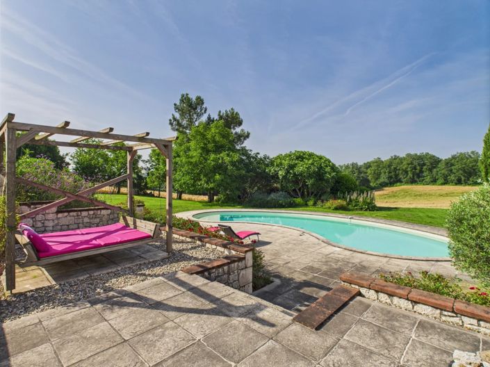 Image No.2-6 Bed House for sale