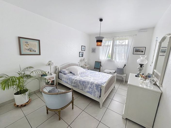 Image No.3-2 Bed Property for sale