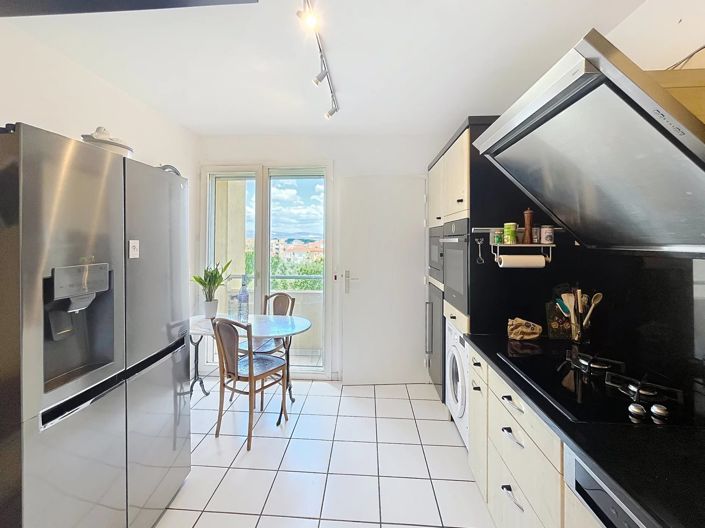 Image No.5-2 Bed Property for sale