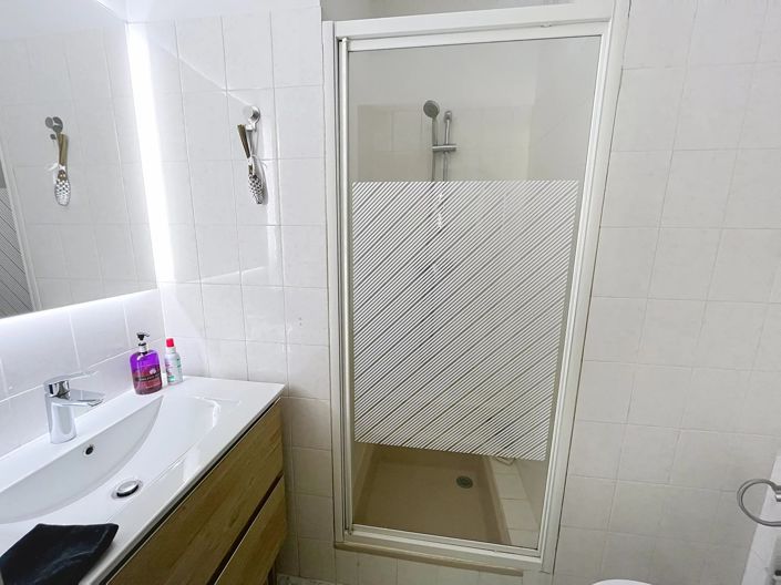 Image No.8-2 Bed Property for sale