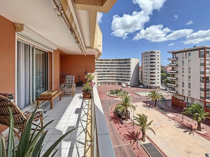 Image No.9-2 Bed Property for sale